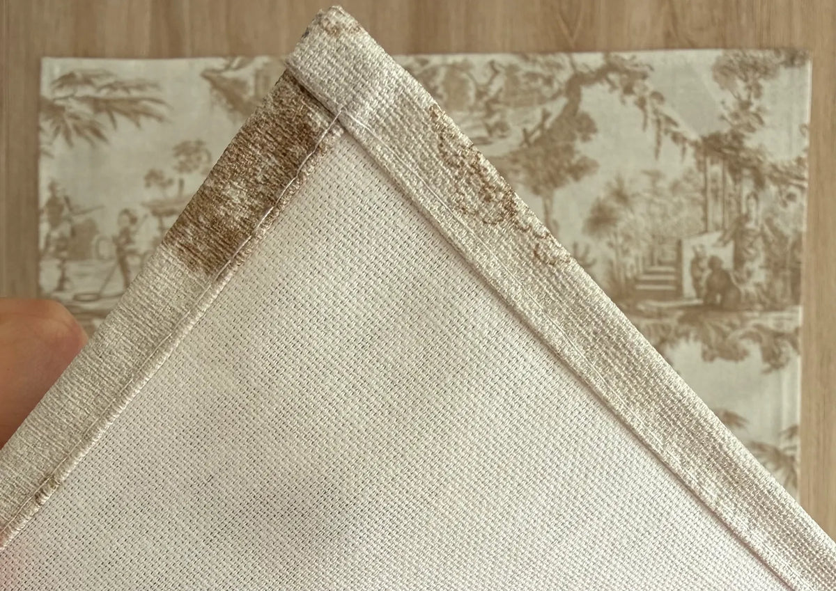 Mantel Individual Resinado Antimanchas Toile de Jouy Beige