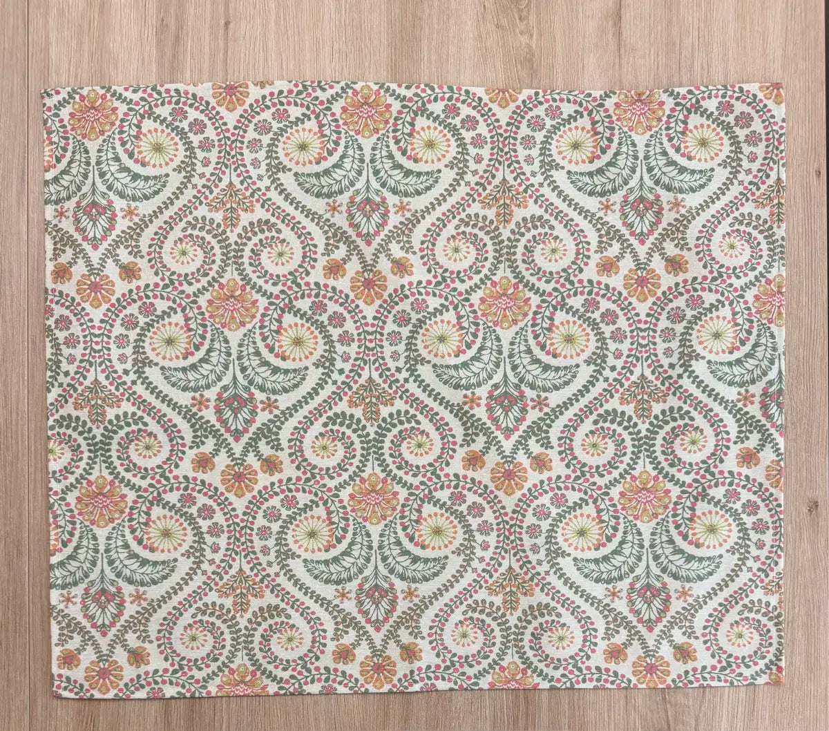 Mantel Individual Resinado Motivos Étnicos Paisley y Botánicos