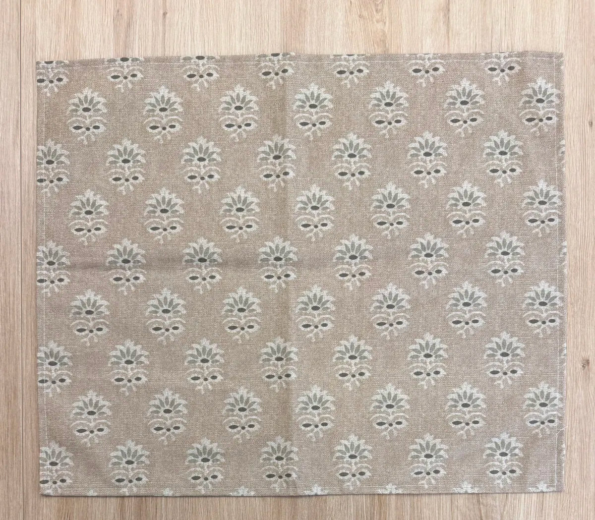 Mantel Individual Resinado Motivos Geométricos Florales Topo y Crudo