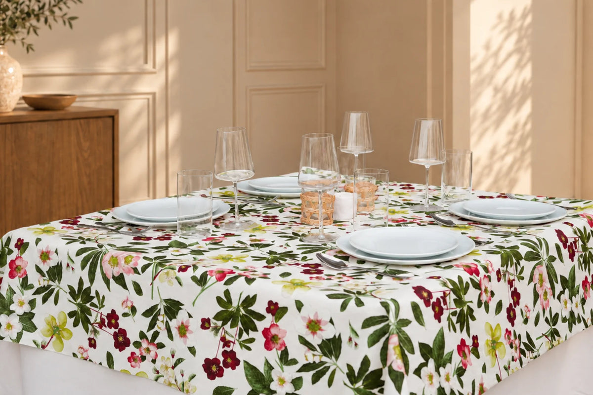 Mantel Resinado Estampado Botánico en Rosa, Granate y Verde, Diseño Primaveral