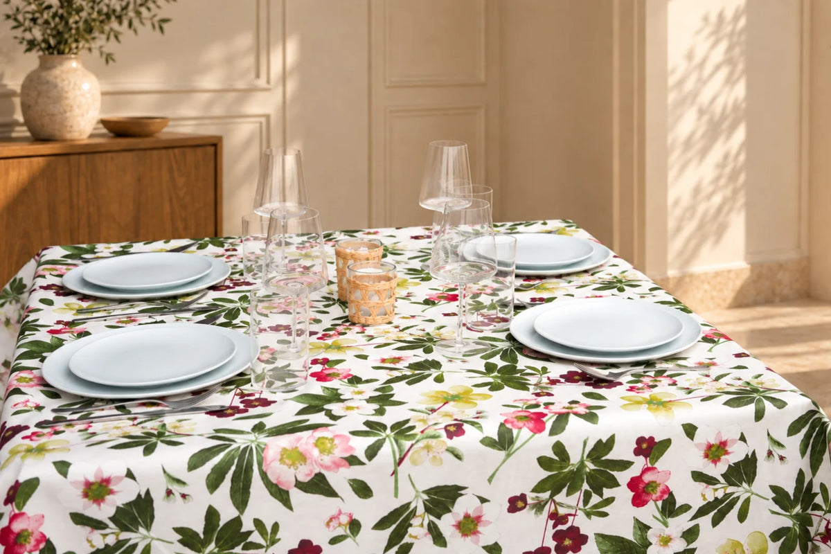 Mantel Resinado Estampado Botánico en Rosa, Granate y Verde, Diseño Primaveral