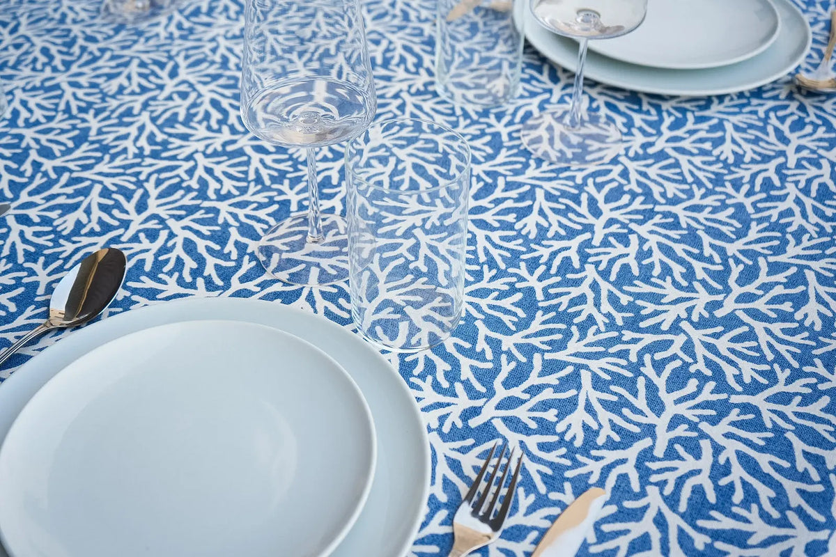 Mantel Antimanchas Corales Blanco y Azul Estilo Elegante