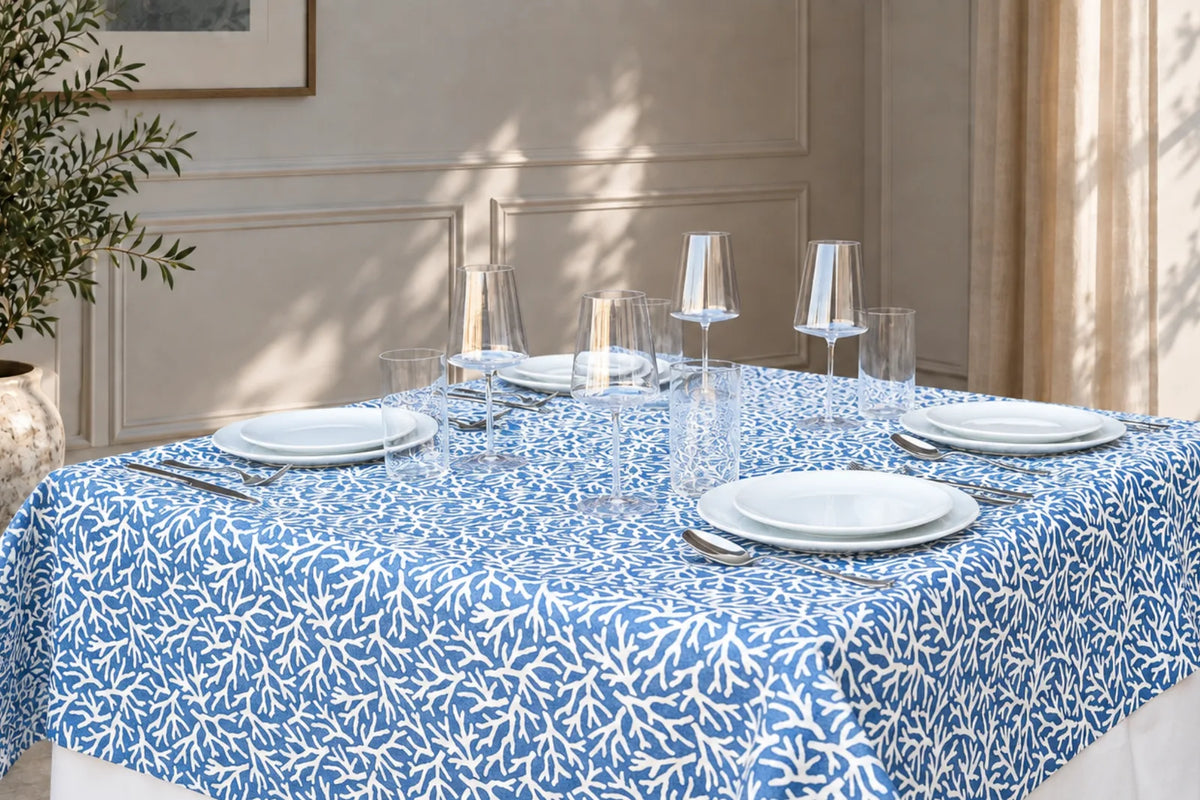Mantel Antimanchas Corales Blanco y Azul Estilo Elegante