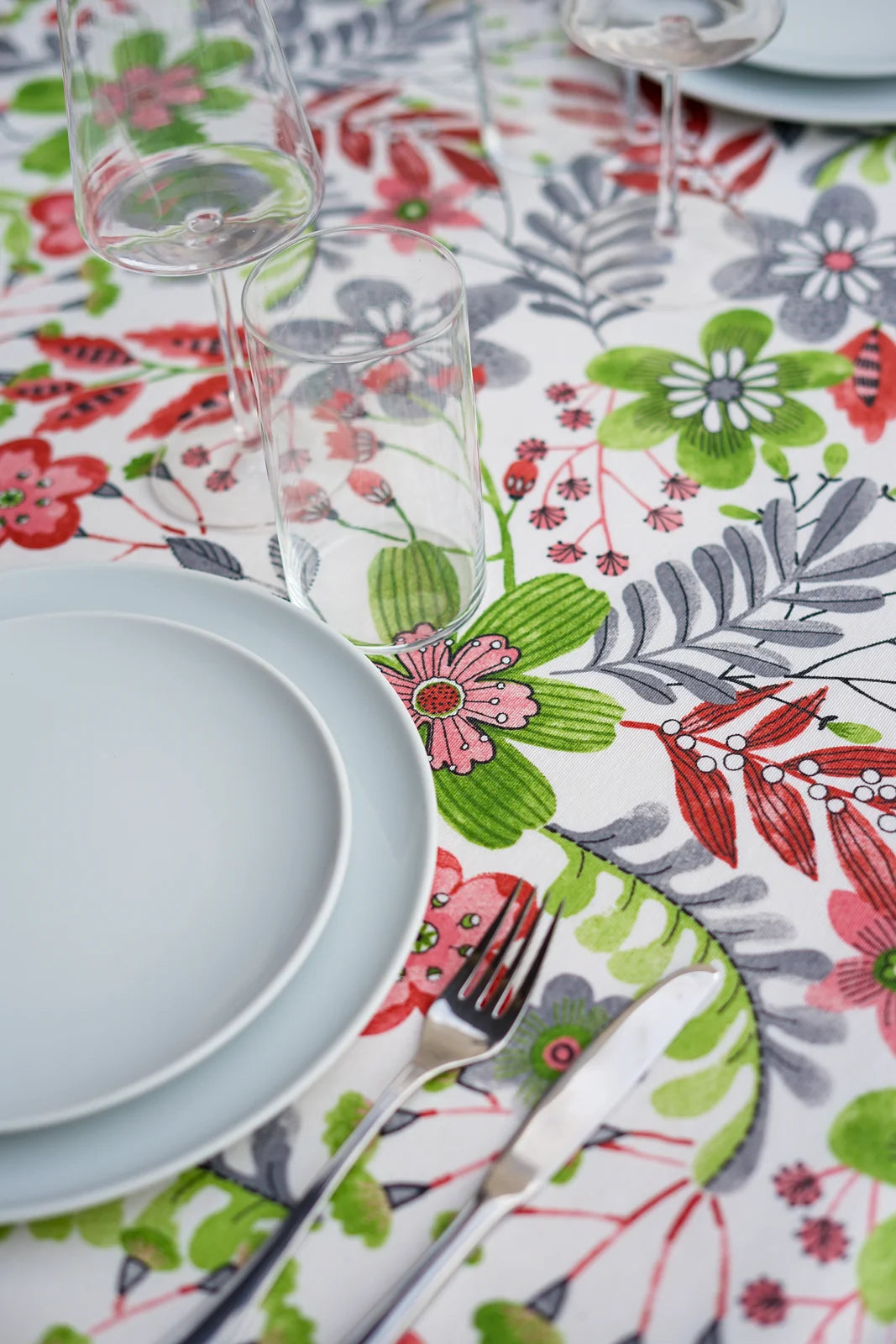 Mantel Antimanchas Estampado Floral Verde, Rosa y Gris
