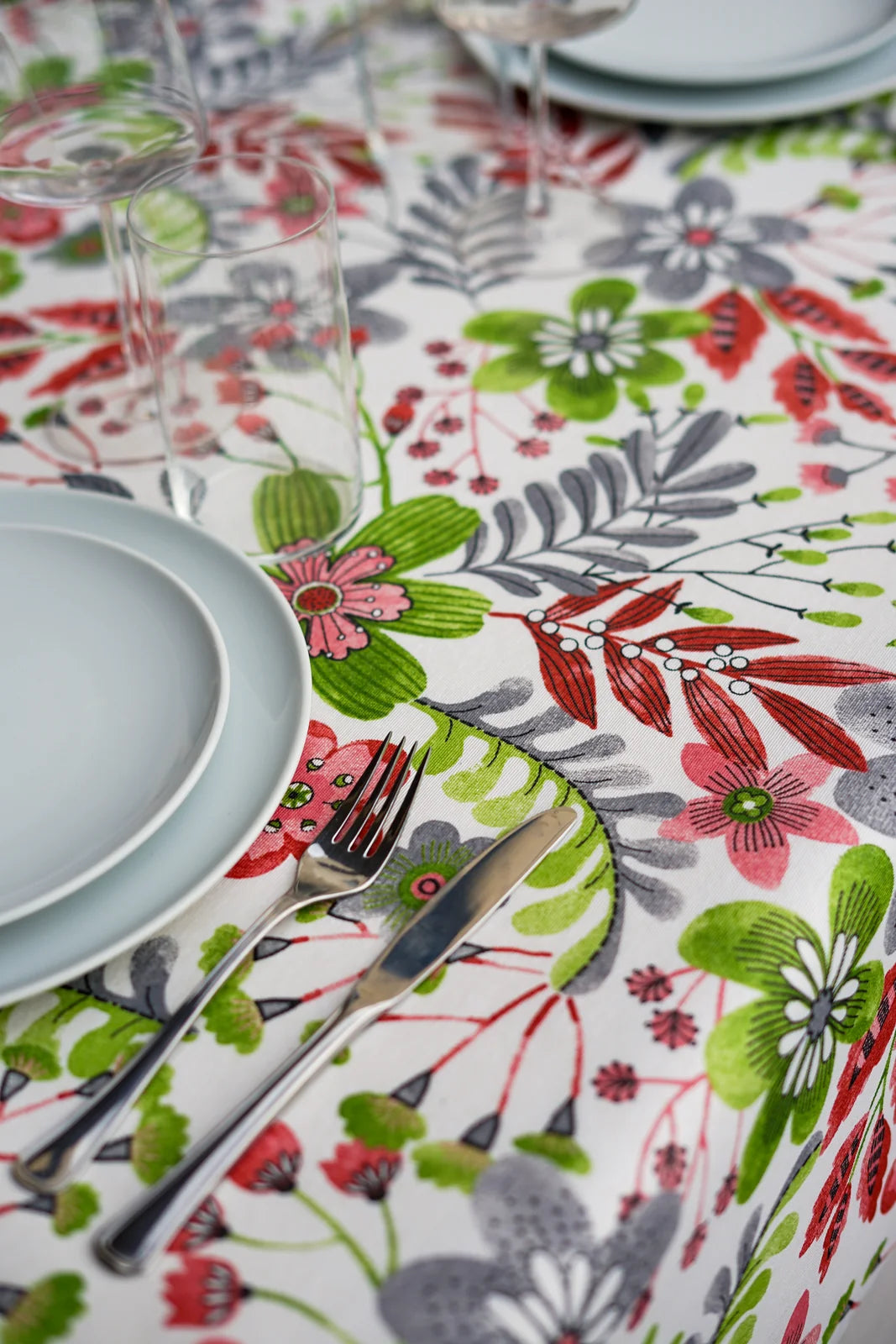 Mantel Antimanchas Estampado Floral Verde, Rosa y Gris