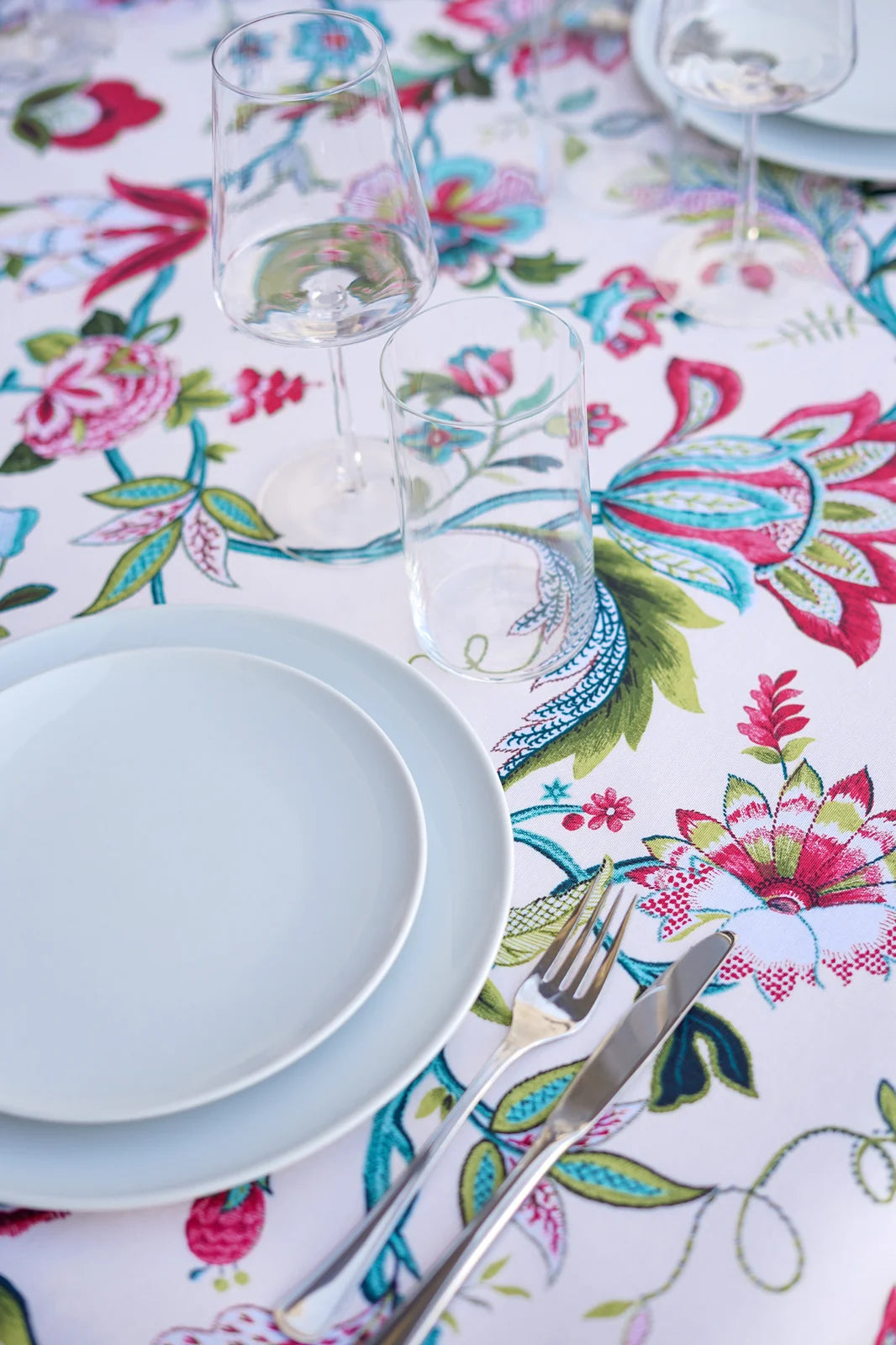 Mantel Antimanchas Floral Boho Chic Fucsia y Turquesa