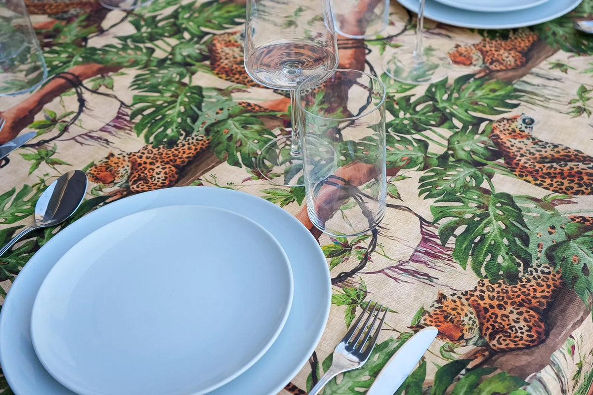 Mantel Antimanchas Hojas Tropicales y Leopardos Verde y Beis Estilo Exótico