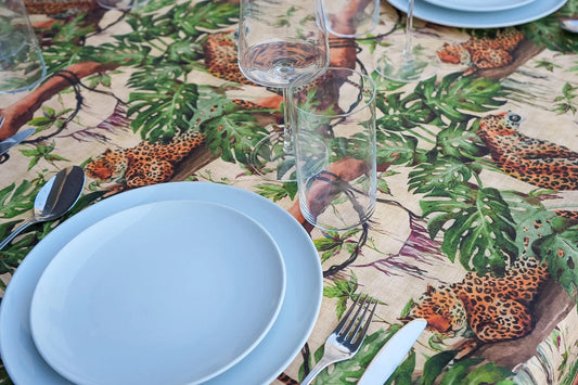 Mantel Antimanchas Hojas Tropicales y Leopardos Verde y Beis Estilo Exótico