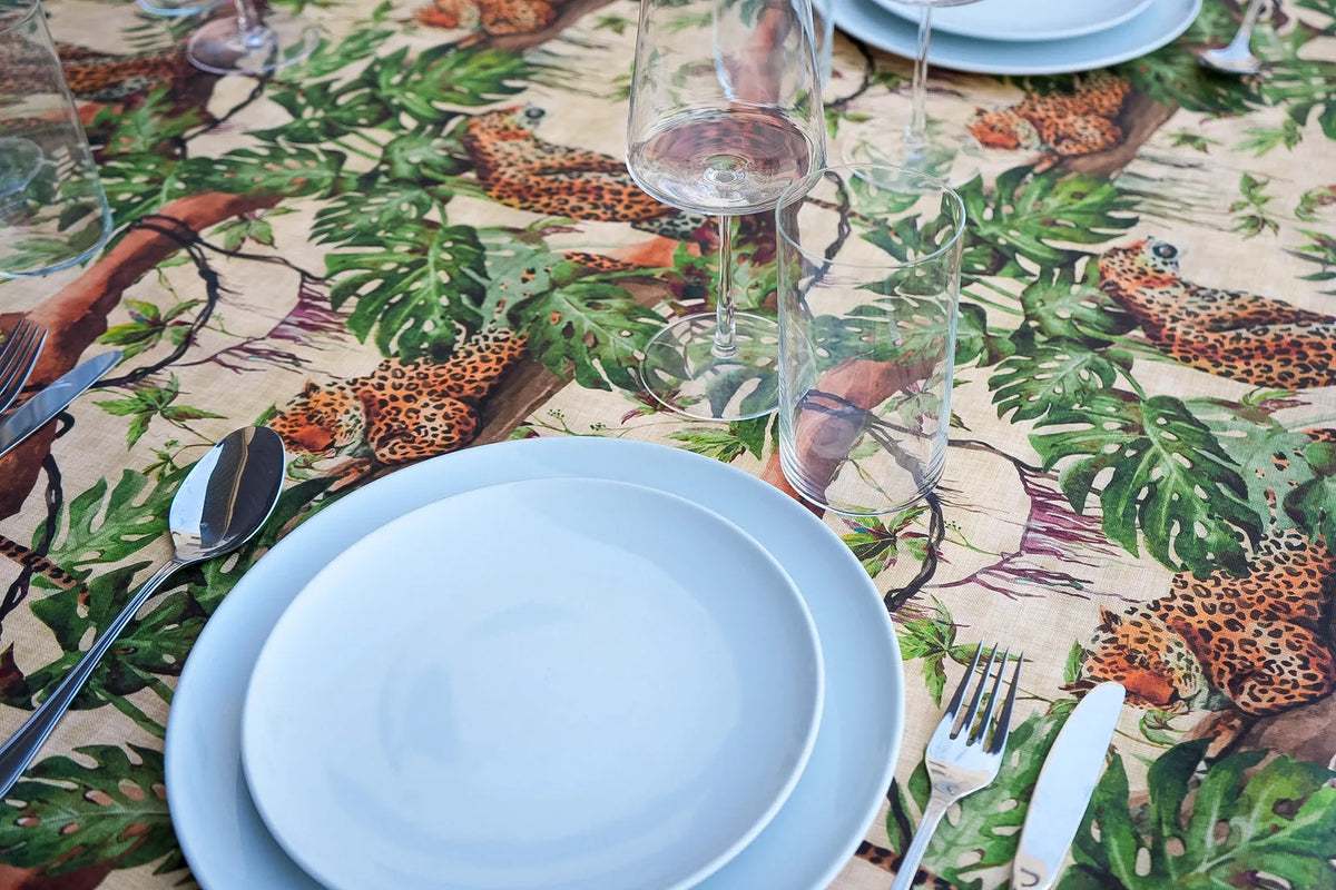Mantel Antimanchas Hojas Tropicales y Leopardos Verde y Beis Estilo Exótico