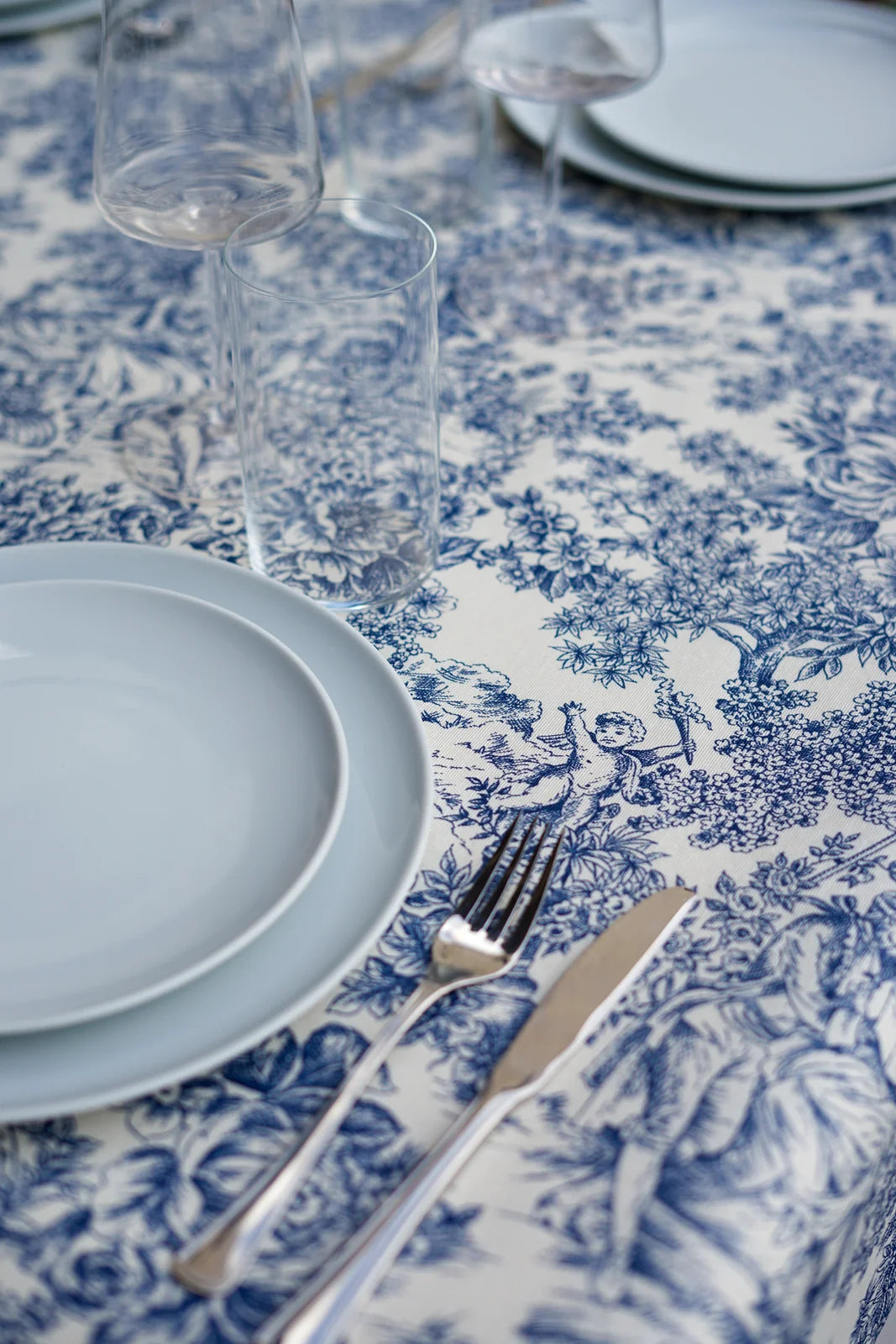 Mantel Antimanchas Toile de Jouy Azul y Blanco