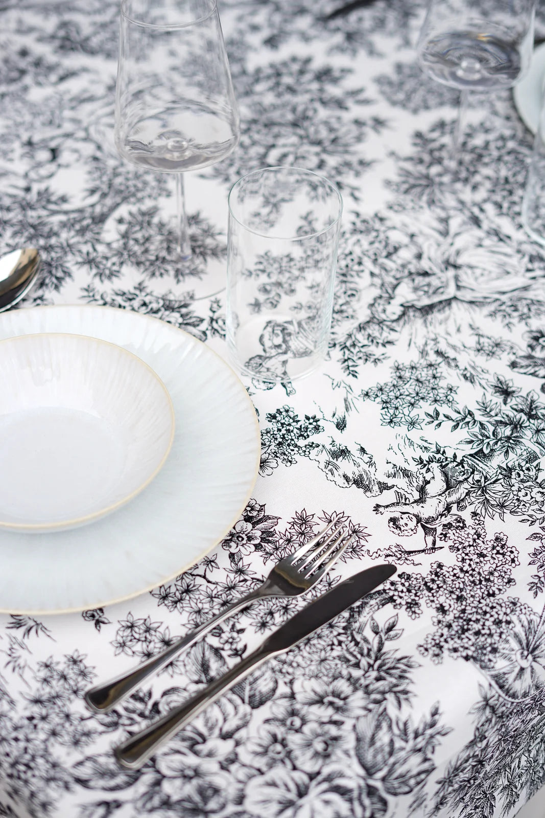 Mantel Antimanchas Toile de Jouy Negro y Blanco