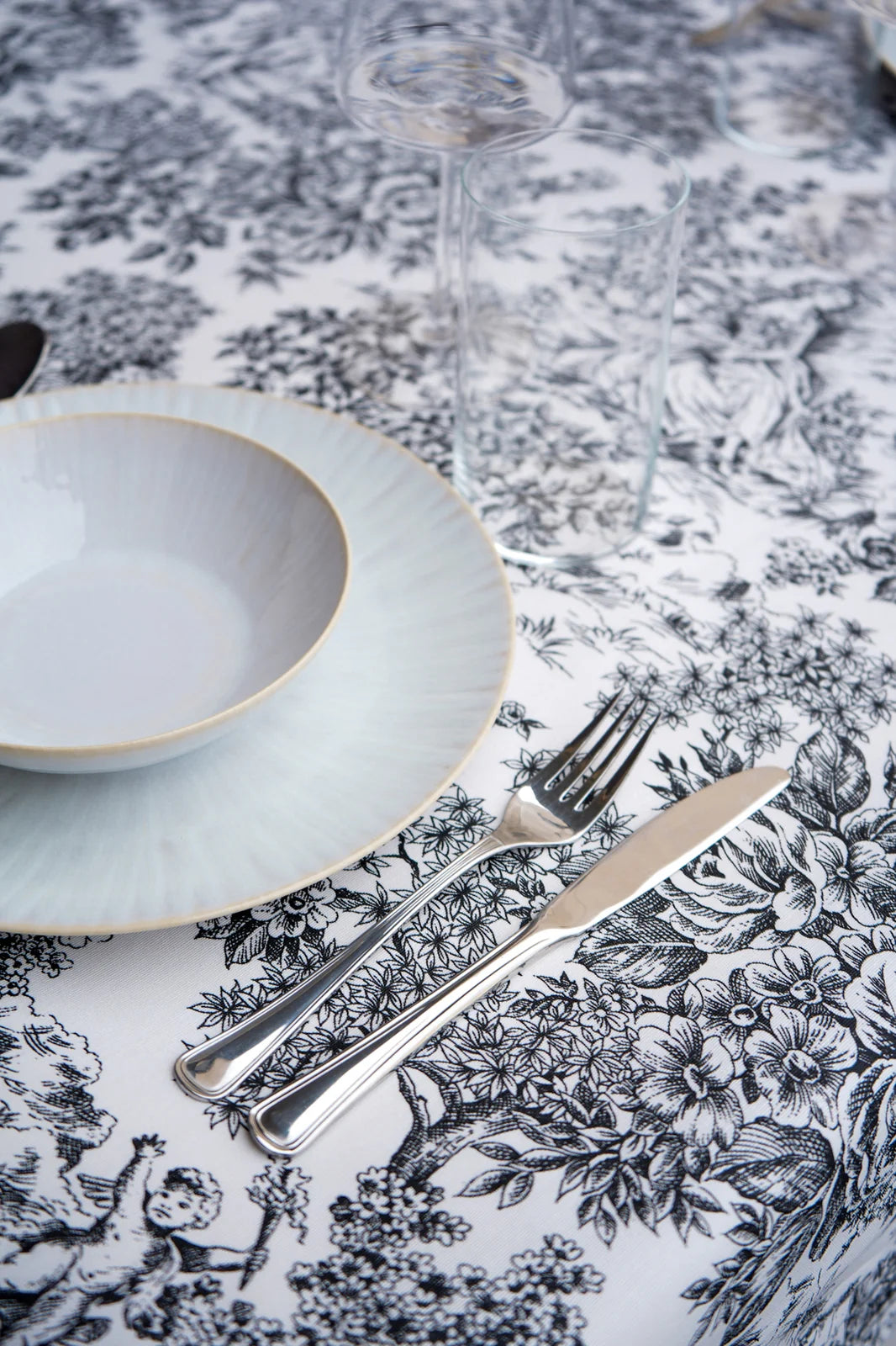 Mantel Antimanchas Toile de Jouy Negro y Blanco