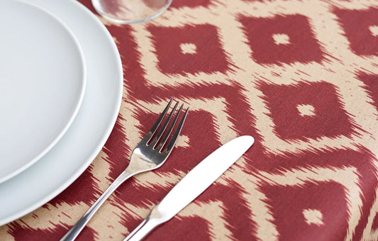 Mantel Resinado de Diseño Ikat Geométrico Rojo Granate