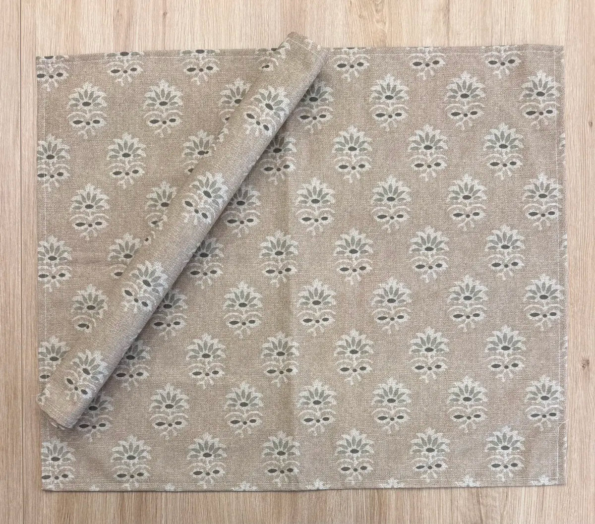 Mantel Individual Resinado Motivos Geométricos Florales Topo y Crudo
